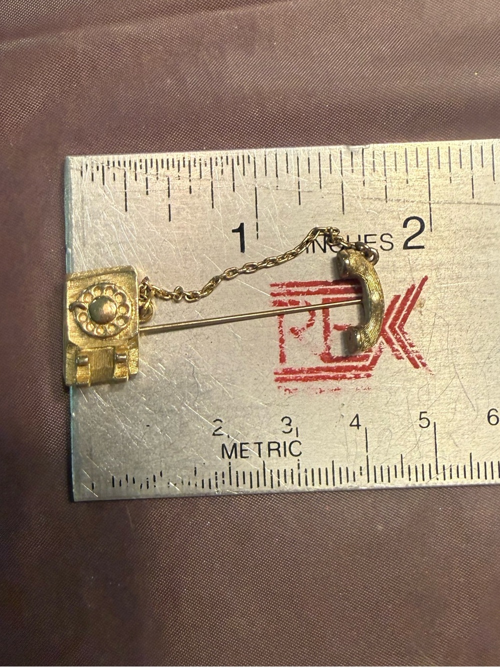 Avon Gold Vintage Telephone Stick Chain Pin Brooch - Picture 10 of 10